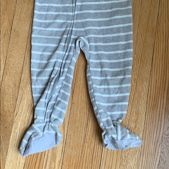 Bundle of 3 Unisex Penguin Carter’s pjs, sz 18 mo - Picture 6 of 6